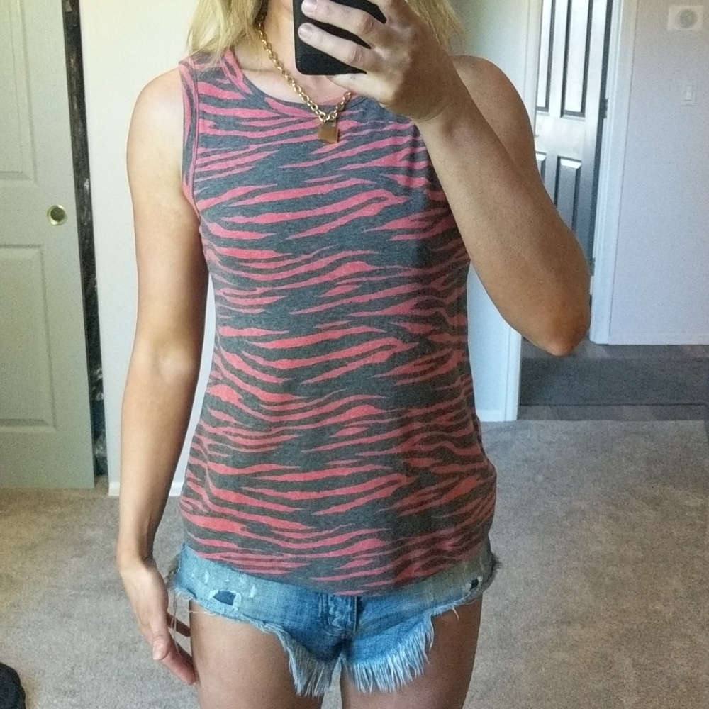 🔥EUC Red Tiger Tank Top